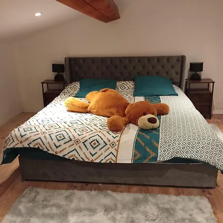 בית נופש La Celiane- Climatise Avec Patio Classe 3 Etoiles *